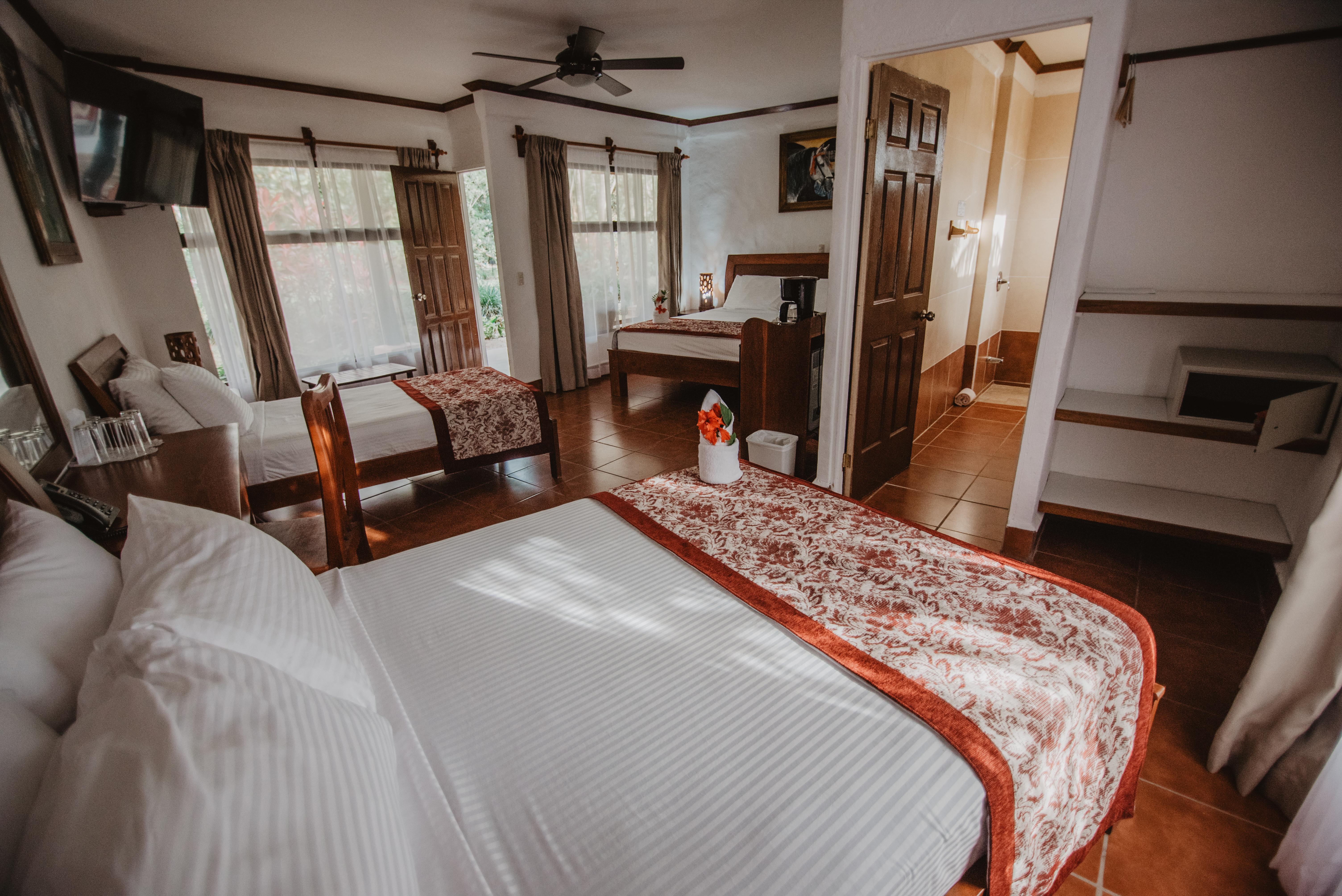 Hacienda Guachipelin Volcano Ranch Hotel & Hot Springs Либерия Екстериор снимка