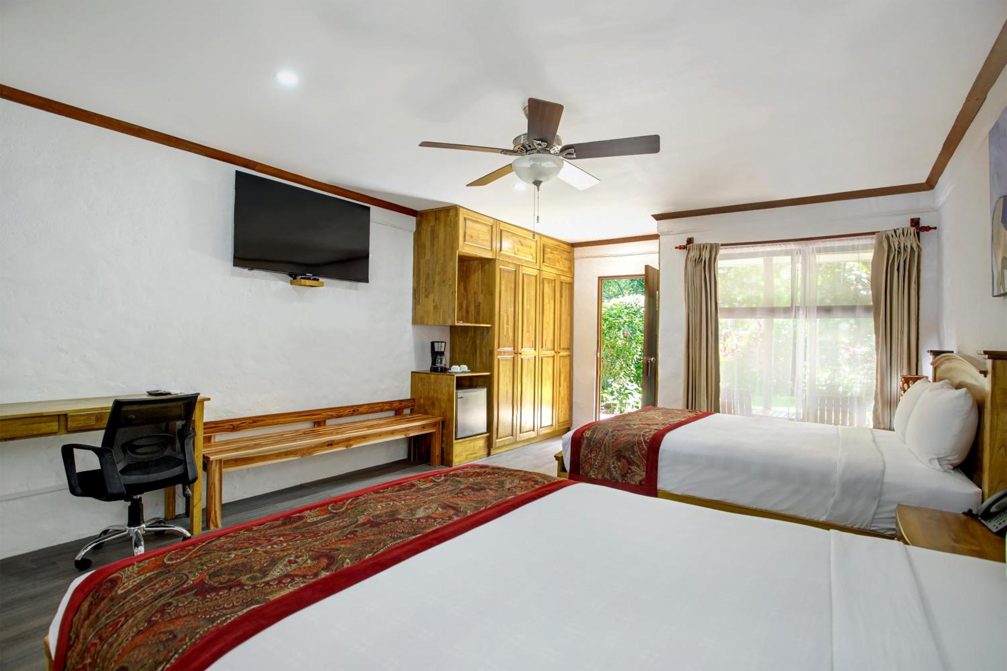 Hacienda Guachipelin Volcano Ranch Hotel & Hot Springs Либерия Екстериор снимка